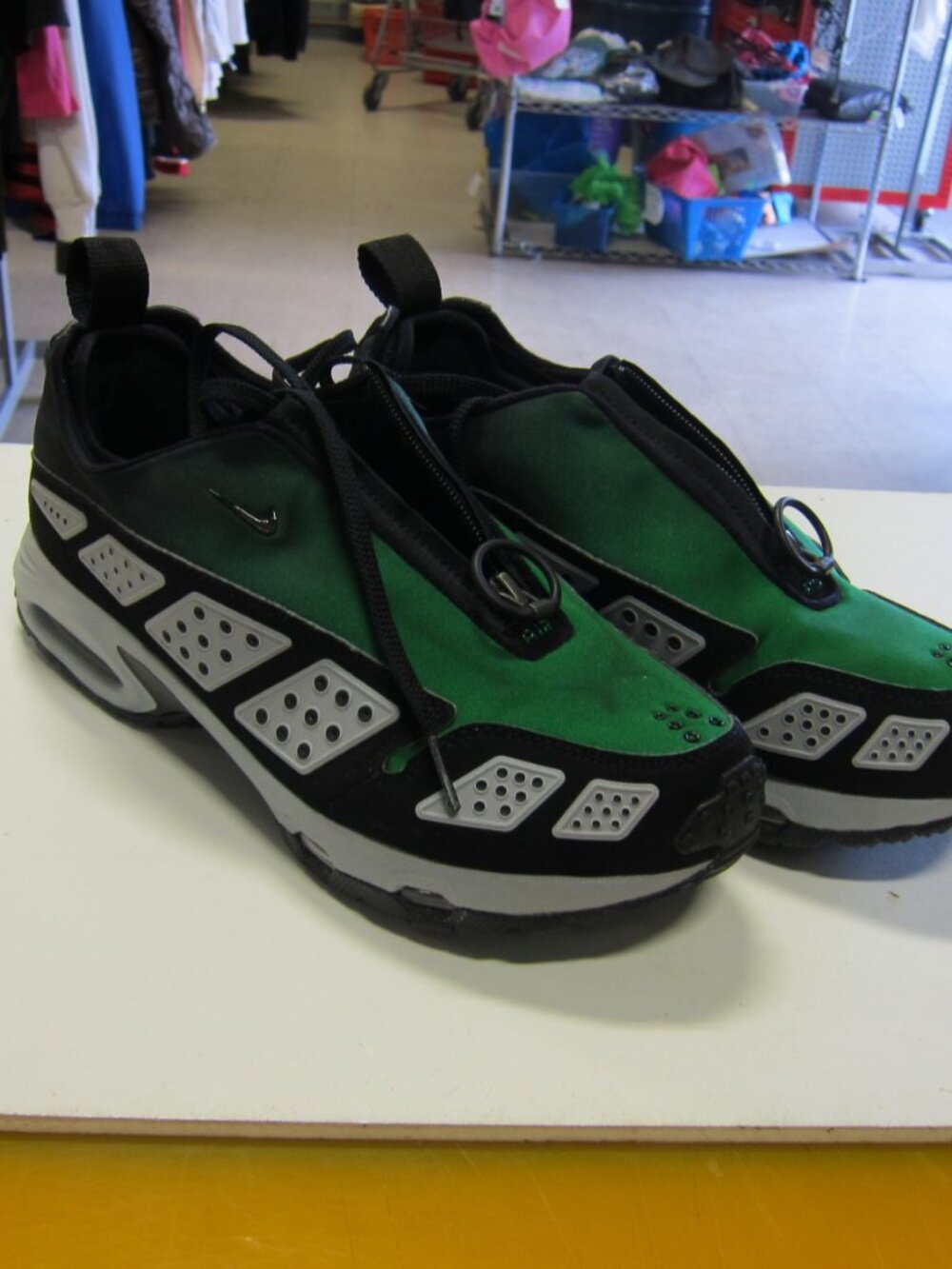 Nike Air Max Sunder Women's 9 Pine Green Seaweed/Black Shoe's HJ8080-300